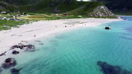 Haukland, para muchos la playa más bella de Europa, solo es apta para valientes