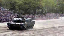 Показательные выступления японского ОБТ «Тип-10» _ The Japanese Type 10 Main Battle Tank