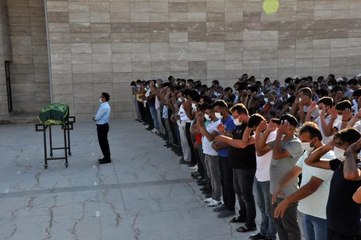 Karaman'daki bıçaklı saldırıda ölen şahıs son yolculuğuna uğurlandı