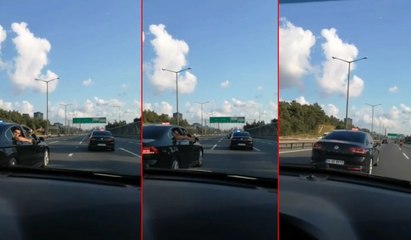 Çakarlı koruma araçları, sürücüye korkulu anlar yaşattı