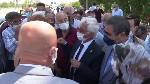 Akşener, Ahlat'taki Selçuklu Meydan Mezarlığı'nı ziyaret etti