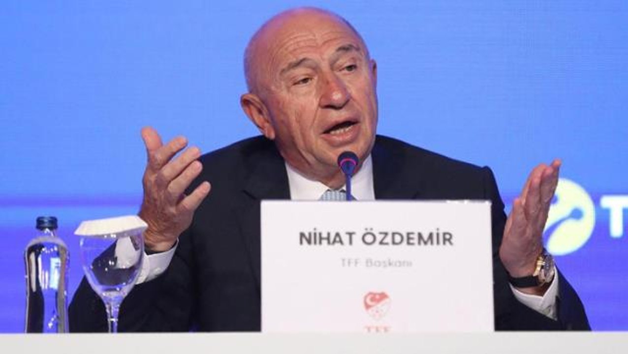 Türk futbolu Genel Kurul'da karıştı! TFF Başkanı, Ali Koç'a gönderme yaparken Burak Elmas'a teşekkür etti