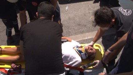 E-5'te yavaşlayan otomobil kazaya neden oldu! 5 araç birbirlerine girdi: 1'i ağır, 4 yaralı