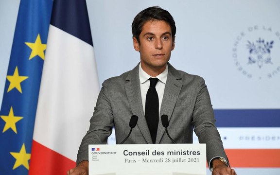 Le pass sanitaire entrera en vigueur le 9 août prochain, annonce Gabriel Attal