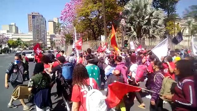Manifestantes ocupam prédio do Estado em BH e pedem políticas habtacionistas