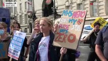 شاهد: مسيرة في لندن للعاملين في قطاع الصحة للمطالبة بزيادة الأجور