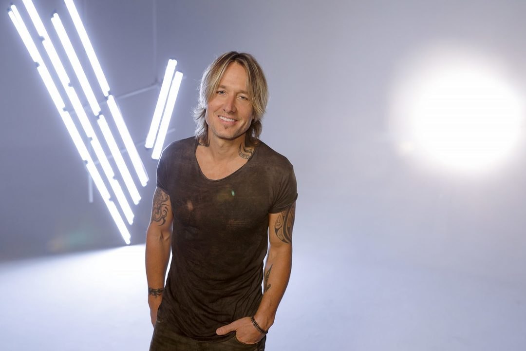 Keith Urban Responds to Louisiana Gas Station Singer's Viral Cover of "Til Summer Comes Around"