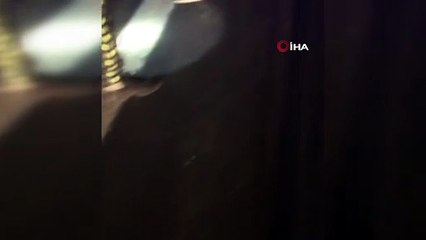 Jandarmadan kaçan Suriyeli göçmen otomobilin altında kalarak can verdi