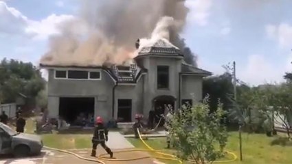 Teknik arıza yaşanan uçak müstakil eve düştü: 4 ölü