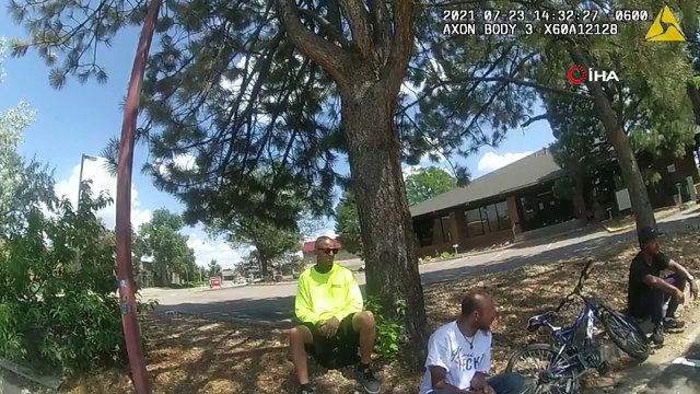 - ABD'de gözaltı sırasında şüpheliyi silahla tehdit eden polisler tutuklandı- Aurora Polis Departmanı, Kyle Maurice Vinson'ın darp edildiği ana ait vücut kamerası görüntülerini yayınladı