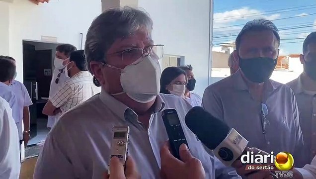 Governador responde sobre possível aliança de Veneziano com Cássio: “Prefiro acreditar no senador”