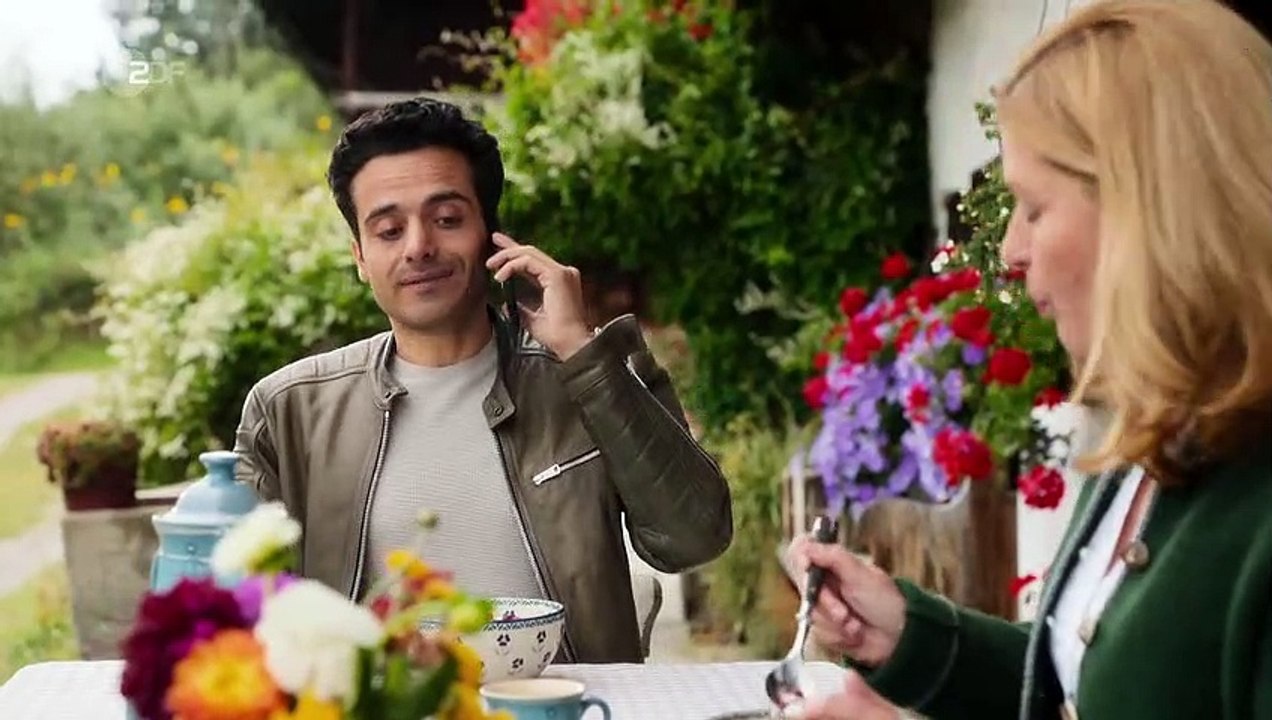 Die rosenheim-cops (477) staffel 20 folge 21 - drei grazien und ein todesfall