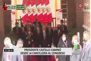 Presidente Castillo caminó desde la Cancillería al Congreso para su juramentación