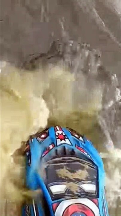 Membersihkan Mainan Mobil Mobilan, Mobil Truk Molen, Excavator, Crane, Buldozer, Truk Excavator