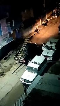 crowd pelted stones in khargone city