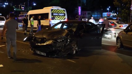 Kartal'da 100 metre arayla iki ayrı zincirleme trafik kazası: 2 yaralı