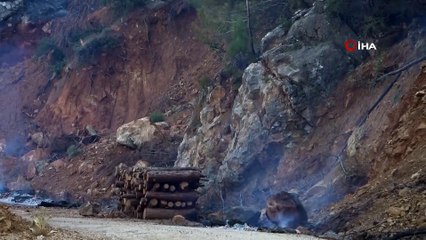 Kozan’daki orman yangınına havadan müdahale başladı