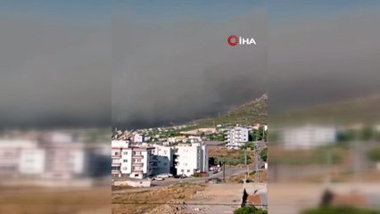 Mersin'deki orman yangını yerleşim yerlerini tehdit etmeye başladı