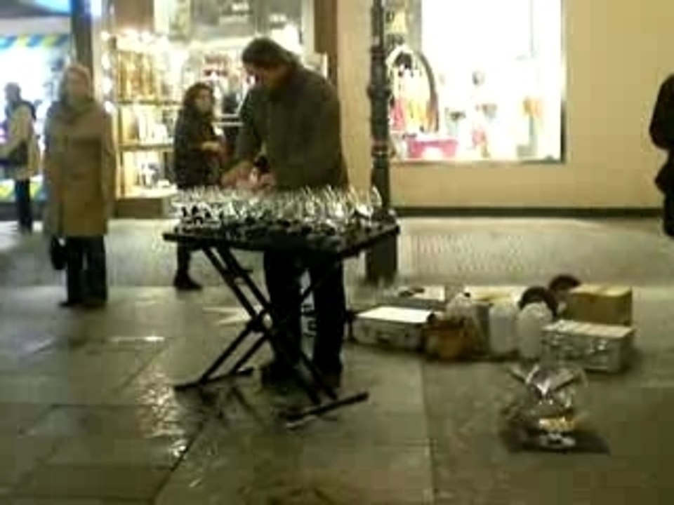 Musique avec des verres en crystal