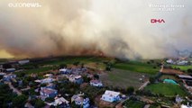 Manavgat'ta yangın kontrol altına alınamıyor; yerleşim yerleri boşaltılıyor