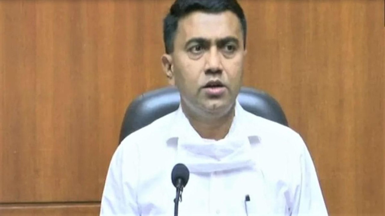 'Why girls go to beach late night?', says Goa CM Sawant