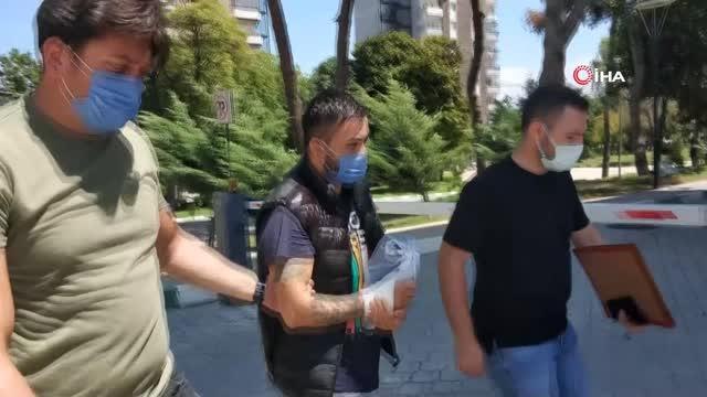 Şüphe üzerine durdurulan araçta 2 bin 800 uyuşturucu hapla yakalandı