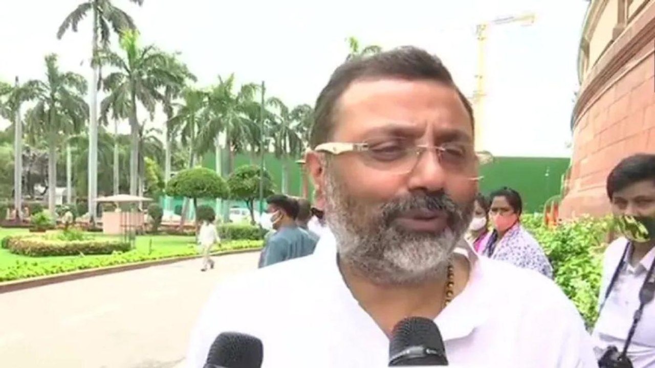 BJP MP Nishikant Dubey accused TMC of hating Hi...