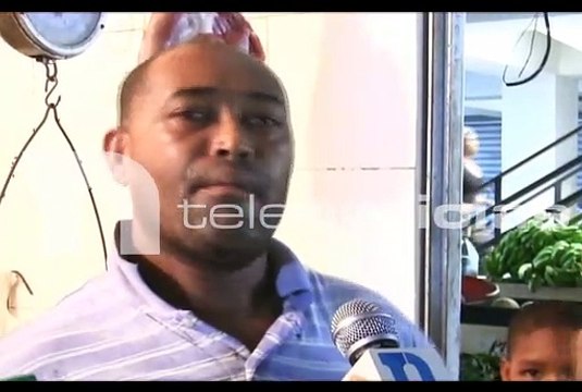 #Telenoticias / En Azua, Salud pública recibe denuncia de muertes de cerdos se investiga la causa