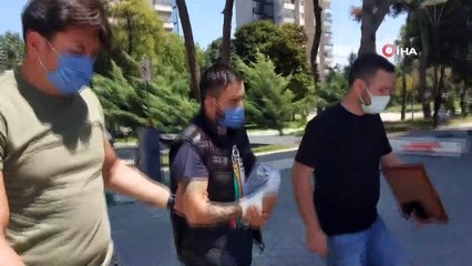 Şüphe üzerine durdurulan araçta 2 bin 800 uyuşturucu hapla yakalandı