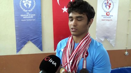 Konyalı milli güreşçi kardeşlerin yıldızı parlıyor