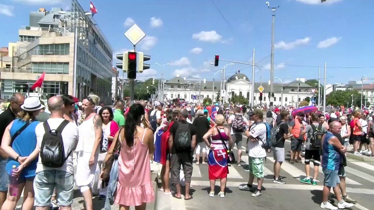 ZÁZNAM: Protest na Hodžovom námestí