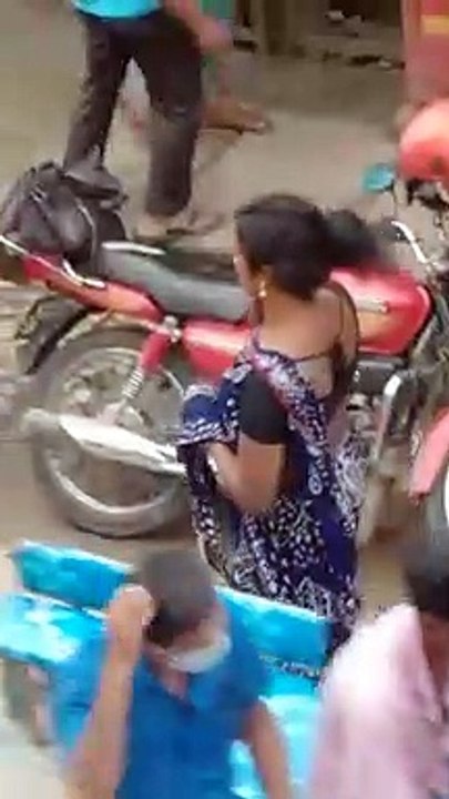 দেখুন হিজরা গুলায় কি করে | Common gender dance | Hijra live Video 2021  | দেখুন হিজড়া টাকার জন্য | Vumika TV - Vumika