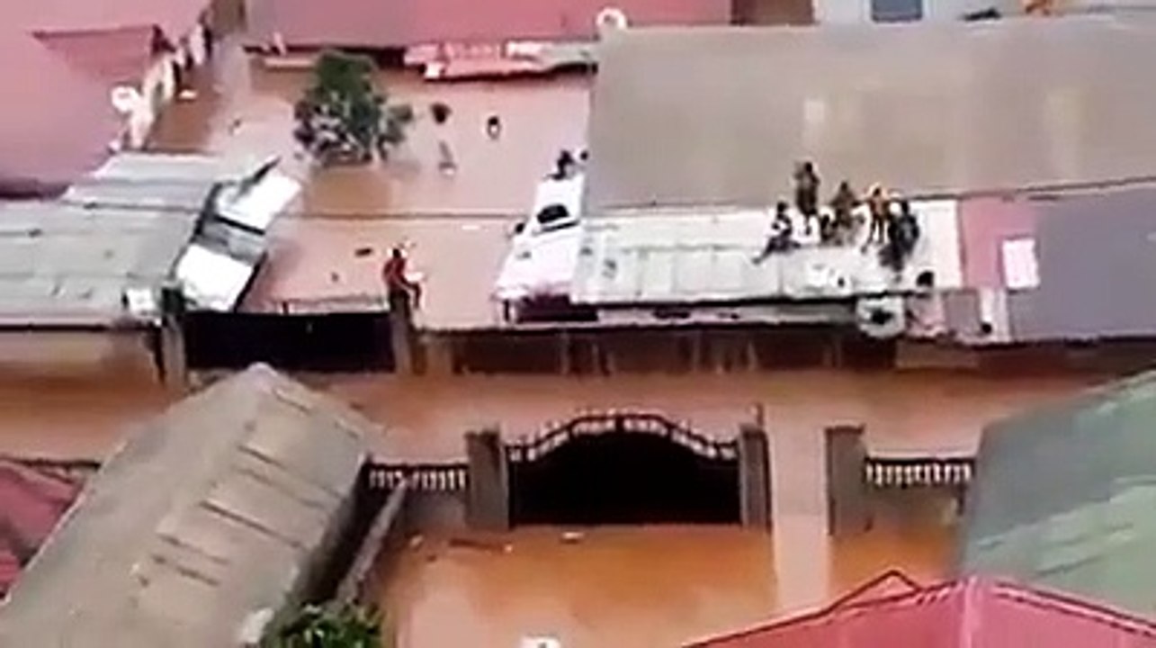 Conakry : le quartier Kobaya baffons sous les eaux (Vidéo)