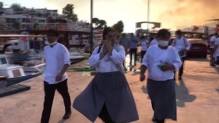 Milas'ta çıkan orman yangınına müdahale ediliyor (5)