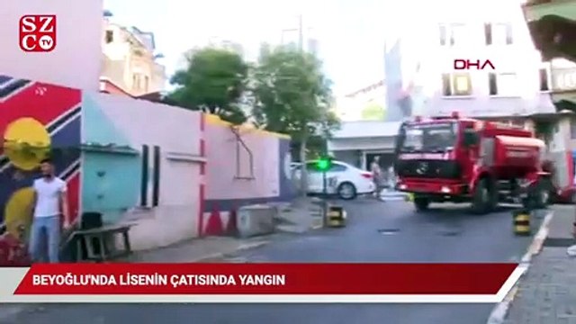 Beyoğlu'nda lisenin çatısında yangın