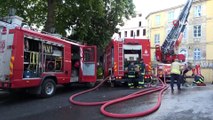 Fransız Konsolosluğu'na bağlı Fransız Kreşi'nin çatısında çıkan yangın korkuttu