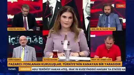 Canlı yayında talihsiz kaza! Moderatörün yaslandığı masa devrildi