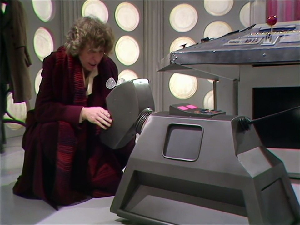 Doctor Who clásico Temporada 18 episodio 13 "State Of Decay part 1" (subtítulos en español)