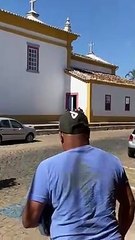 Policiais agridem jovem em Passa Tempo