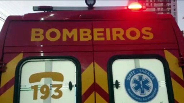 Motociclista fica ferido ao sofrer queda na Rua Manoel Ribas