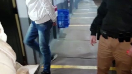 Adolescente é apreendido após roubar mulher e comprar bebidas com o cartão da vítima