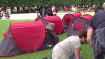 Paris : un camp de migrants s'installe place des Vosges