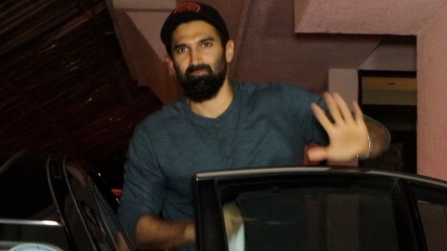 Aditya Roy Kapoor का दिखा बदला बदला अंदाज, Sanjay Leela Bhansali के ऑफिस के बाहर दिखे | FilmiBeat