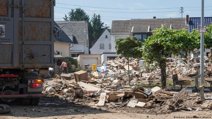 Former refugees are helping flood victims