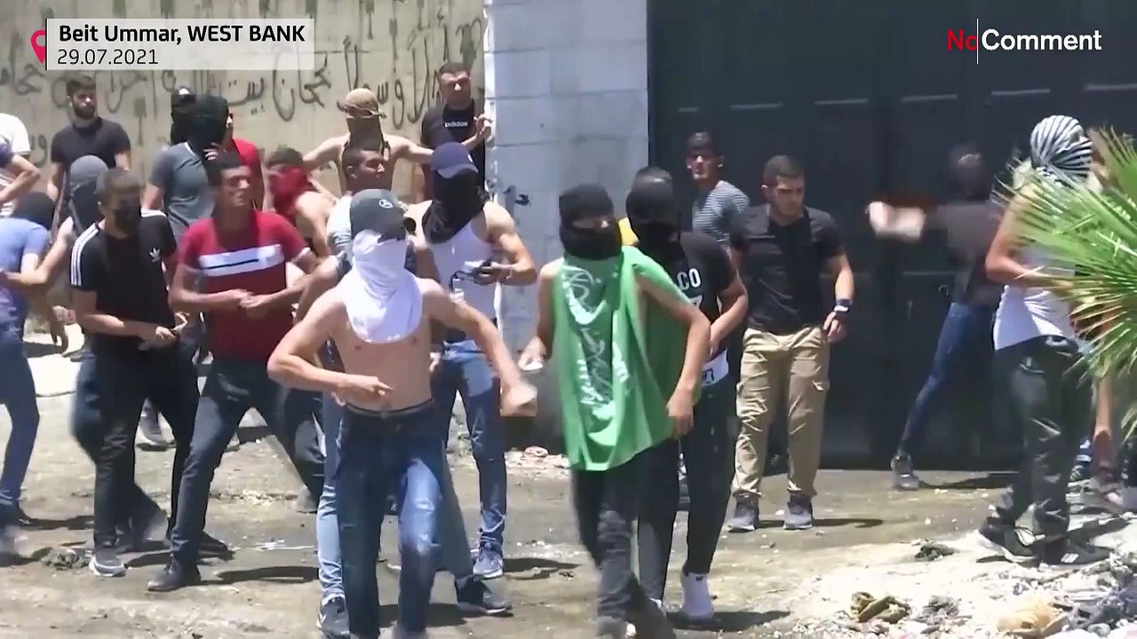 شاهد: مواجهات بين فلسطينيين والشرطة الإسرائيلية في الضفة الغربية