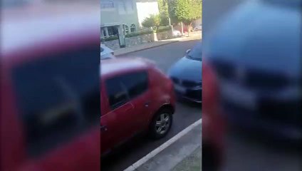 Internauta faz denúncia de carros estacionados em vagas de motos em frente da Transitar