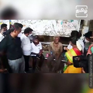 TN Minister Ma Subramanian Helps Mentally Ill Roadside People