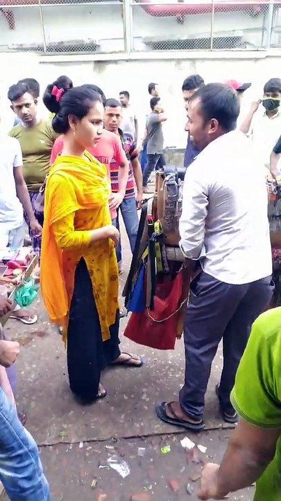 দেখুন হিজরা গুলায় কি করে | Common gender dance | Hijra live Video 2021  | দেখুন হিজড়া টাকার জন্য | Vumika TV - Vumika