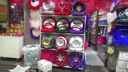 Düğünler, kına malzemesi satıcılarının yüzünü güldürdü