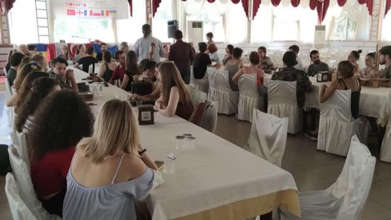 6 ülkeden gelen 42 müzisyen, 7 dilde şarkılar seslendirecek